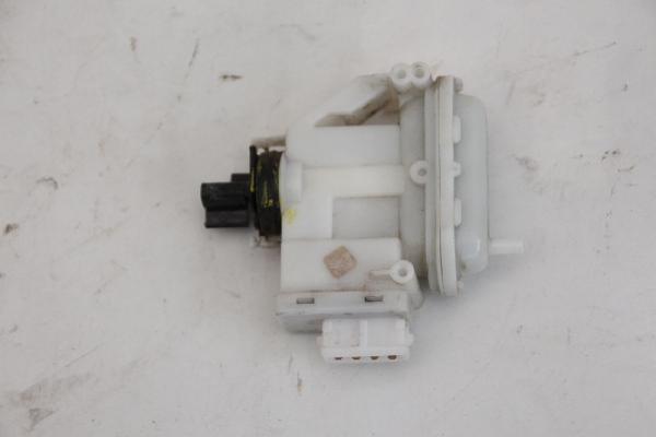 Stellmotor ZV hinten links 357862153H VW PASSAT 35I