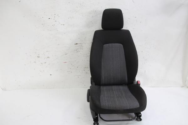 Sitz vorn rechts 881011H105BA2 Kia CEED 1 SW ED
