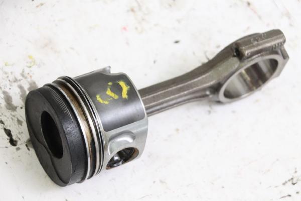 Kolben 038107065GM001 VW PASSAT Variant 3BG