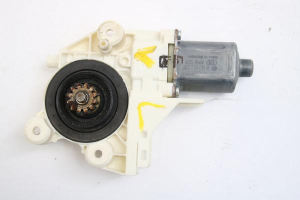 Fensterheber-Motor vorn links 0130822217 Ford FOCUS 2 DA