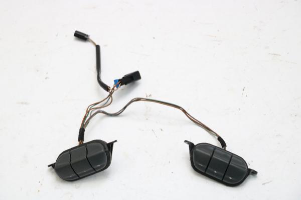 Schalter Lenkrad 15689801 Opel OMEGA B