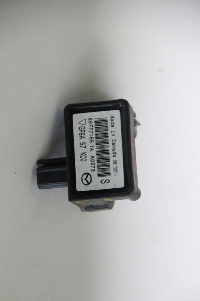 Airbag Sensor hinten links GP9A57KC0 Mazda CX 7