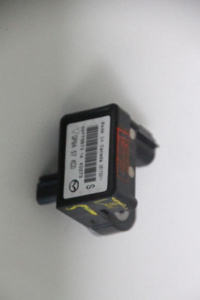 Airbag Sensor links GP9A57KC0 Mazda CX 7