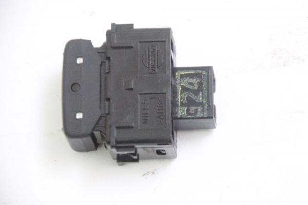 Schalter sonstige 25210EB300 Nissan NAVARA D40