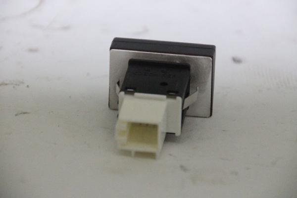 Gurt vorn rechts Nissan SERENA C23 542329261 868447C904 04-2000 gebraucht 1