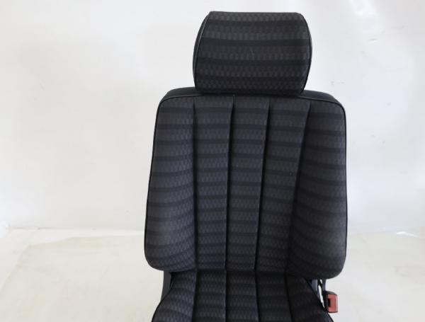 Sitz vorn rechts 2019108630 Mercedes 190 W201