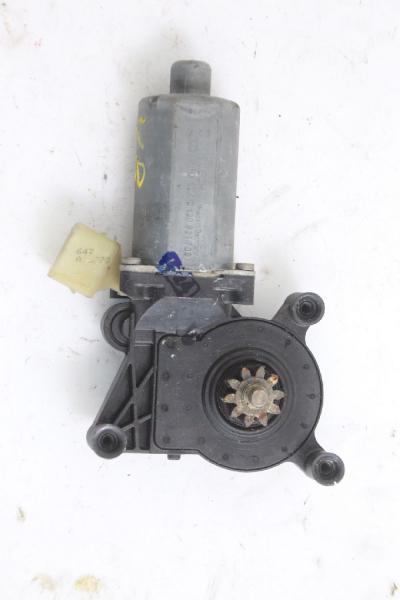 Fensterheber-Motor vorn rechts 0130821709 Mercedes E-KLASSE S210