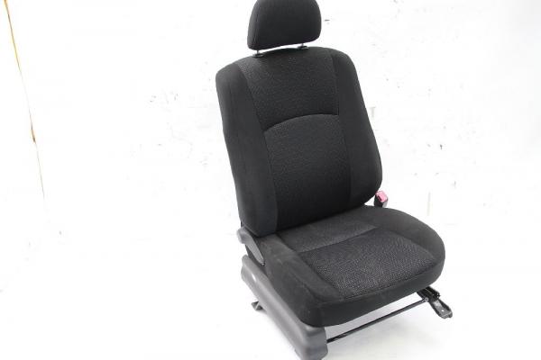 Sitz vorn rechts 015 Daihatsu TERIOS J200