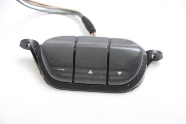 Schalter Radiobedienung 90508669 Opel OMEGA B Caravan