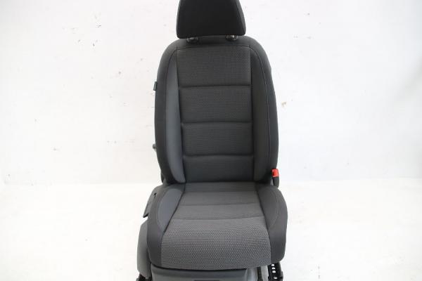 Sitz vorn rechts 1K4881106PA VW GOLF 6