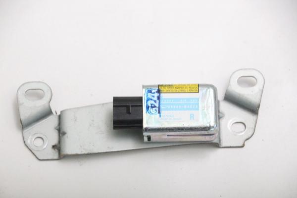 Airbag Sensor hinten rechts 89860B4020 Daihatsu TERIOS J200