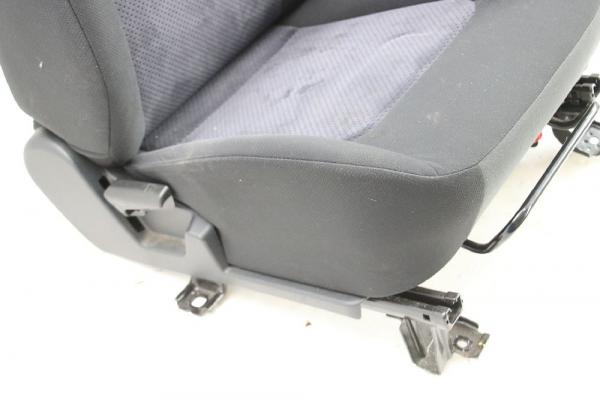 Sitz vorn rechts Mitsubishi OUTLANDER 1