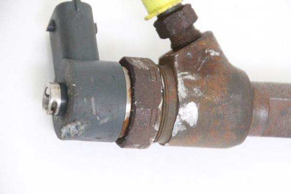 Einspritzduese (Diesel) Zylinder 1 0445110326 Opel CORSA D