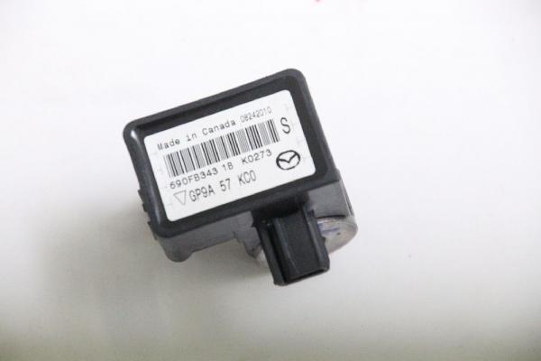 Airbag Sensor vorn links GP9A57KC0 Mazda CX 7