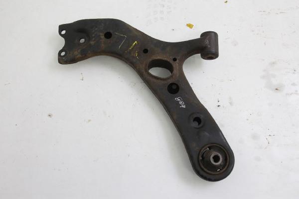 Querlenker vorn links 4806942060 Toyota RAV4 3 SA CA