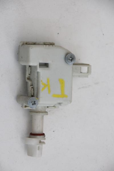 Stellmotor ZV Tankklappe 1J6810773A VW GOLF 4