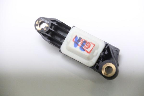 Airbag Sensor vorn links 0018209126 Mercedes CLS C219