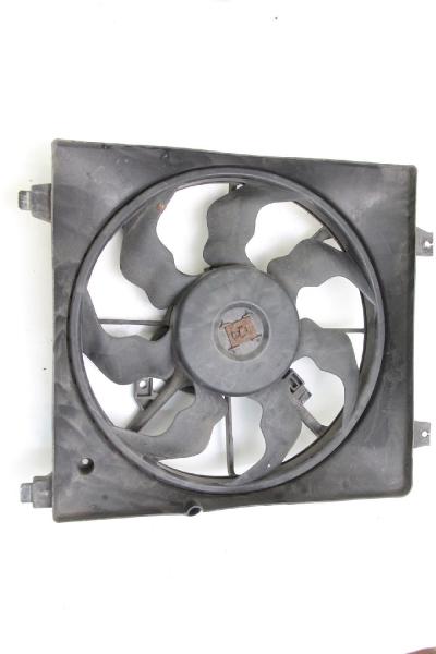 Ventilator (am Kühler) 977302B200 Hyundai SANTA FE 2 CM