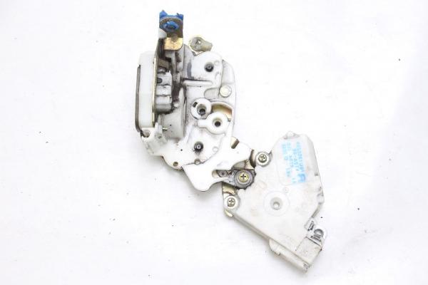 Türschloß vorn rechts 805029C001 Nissan SERENA C23