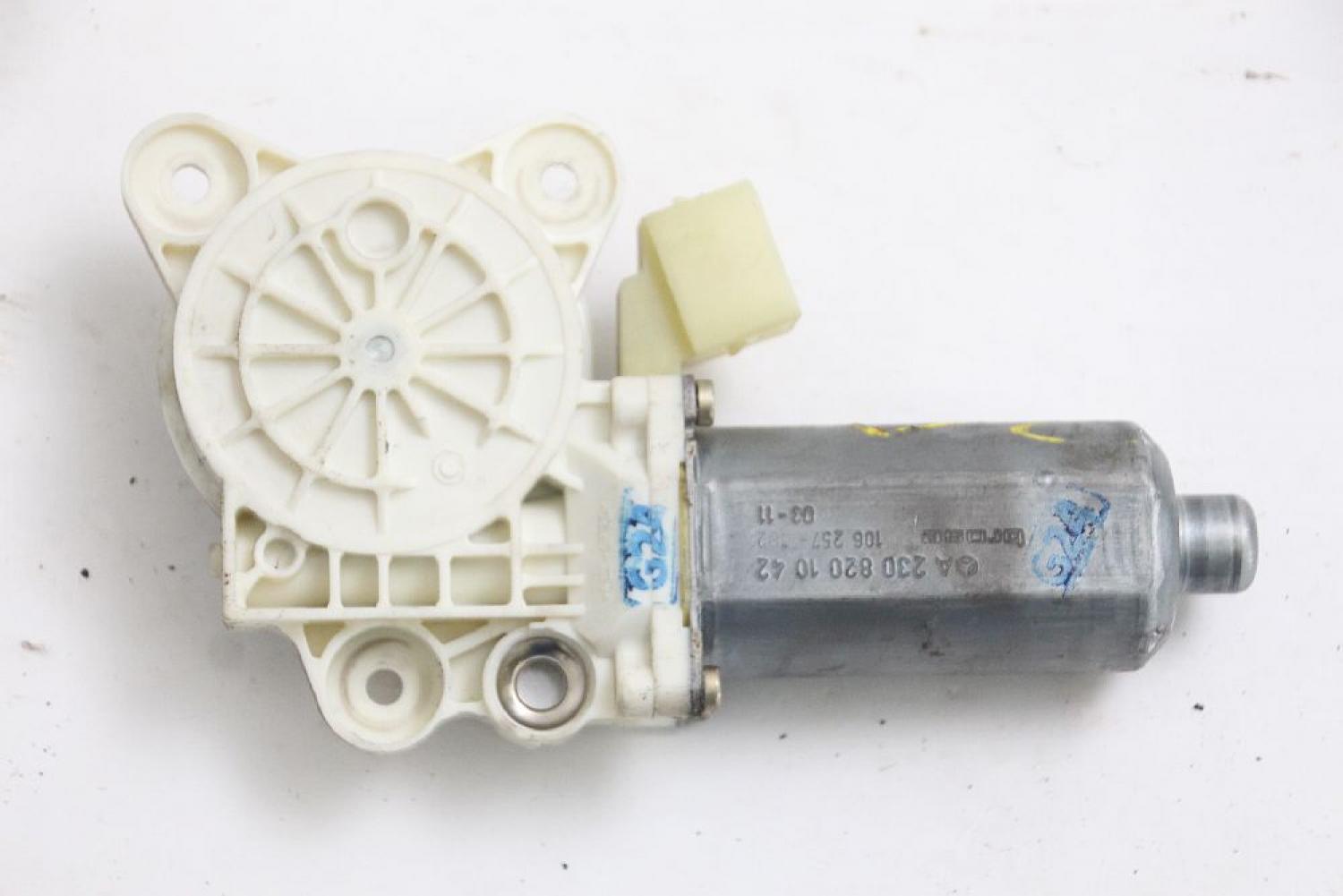 Fensterheber-Motor vorn links 2308201042 Mercedes VANEO 414