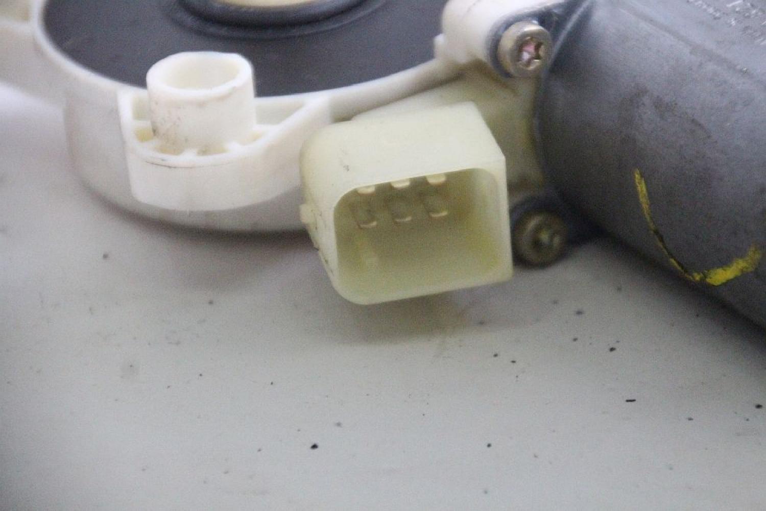 Fensterheber-Motor vorn links 2308201042 Mercedes VANEO 414