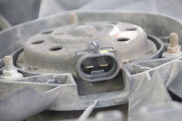 Ventilator (am Kühler) 51702461 Alfa Romeo 147
