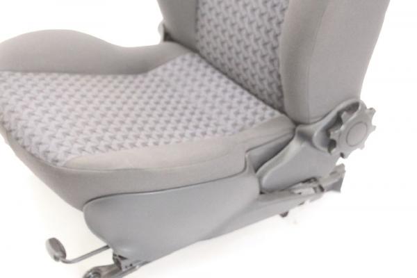 Sitz vorn rechts 1085004 Ford PUMA ECT