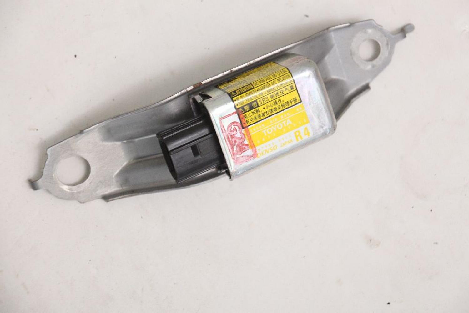 Airbag Sensor hinten rechts 8983347030 Toyota PRIUS 2 NHW20