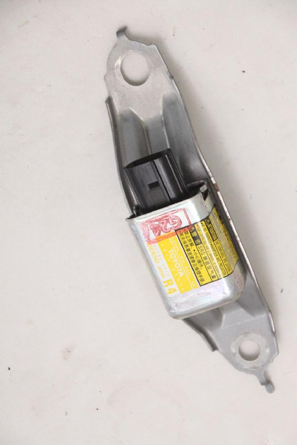Airbag Sensor hinten rechts 8983347030 Toyota PRIUS 2 NHW20