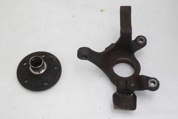 Achsschenkel vorn links 6383300232 Mercedes VITO 1 W638