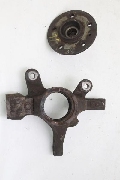 Achsschenkel vorn links 6383300232 Mercedes VITO 1 W638