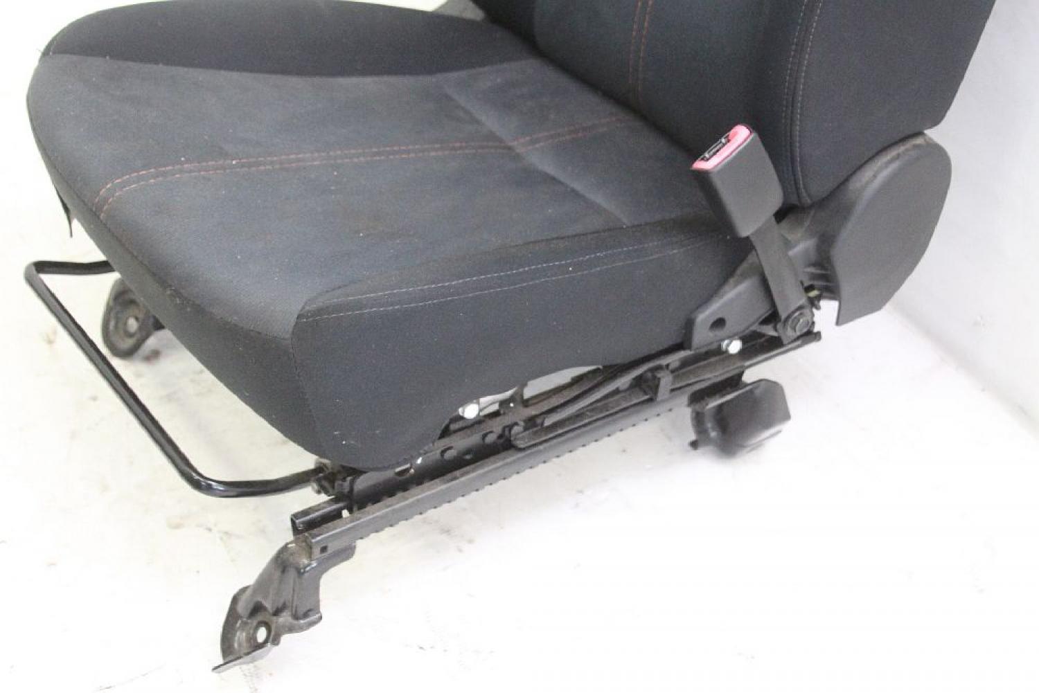 Sitz vorn rechts 64110FG021 Subaru FORESTER 3 SH
