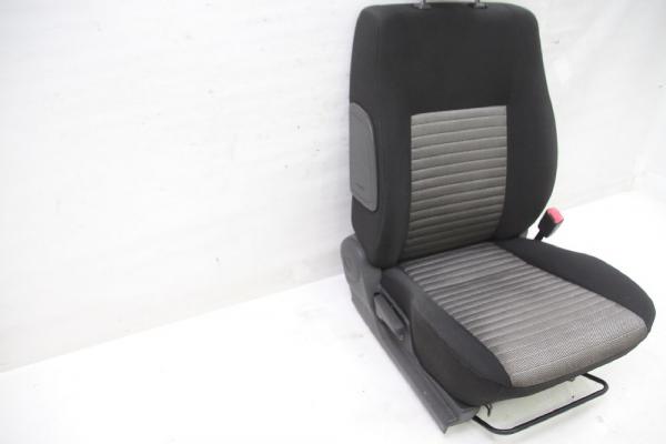 Sitz vorn rechts 8510379J00 Suzuki SX4 EY GY
