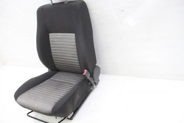 Sitz vorn rechts 8510379J00 Suzuki SX4 EY GY