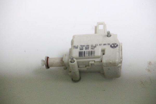 Stellmotor ZV Tankklappe 1J6810773A VW GOLF 4