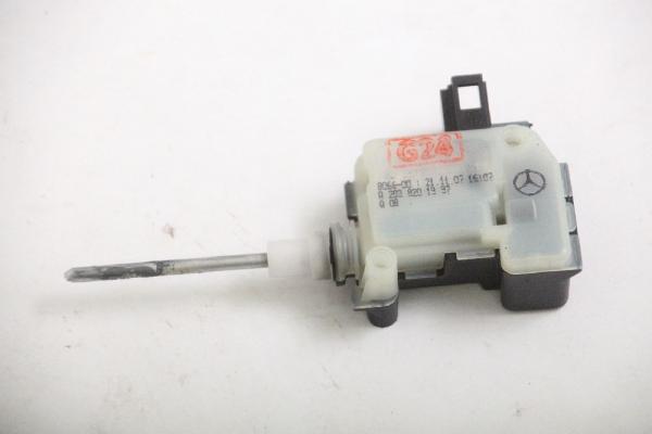 Stellmotor ZV Tankklappe 2038201997 Mercedes CLK C209