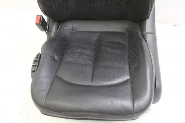 Sitz vorn links 20991053939E43 Mercedes CLK C209