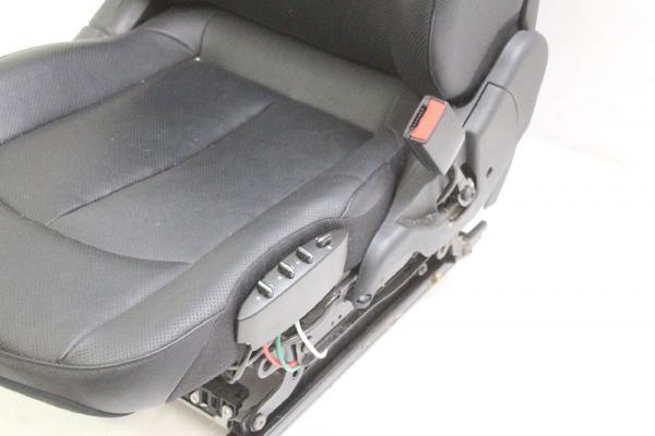 Sitz vorn rechts 2039102036 Mercedes CLK C209