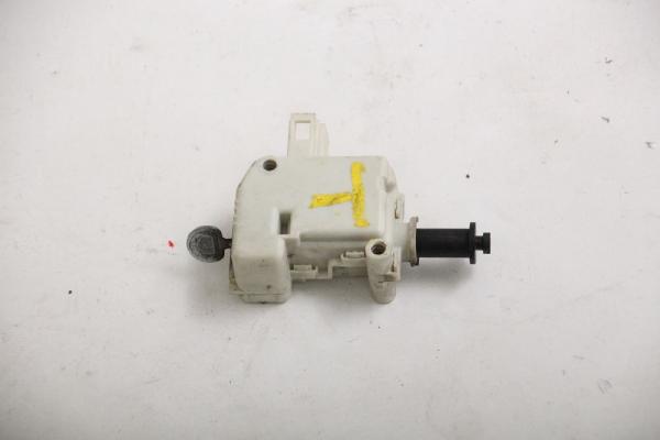 Stellmotor ZV Tankklappe 2038201997 Mercedes C-KLASSE S203