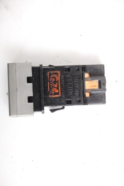 Schalter Scheibenheizung 253508H700 Nissan X-TRAIL 1