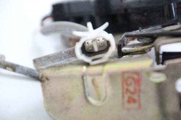 Türschloß hinten rechts 82301M79G10 Suzuki ALTO 4