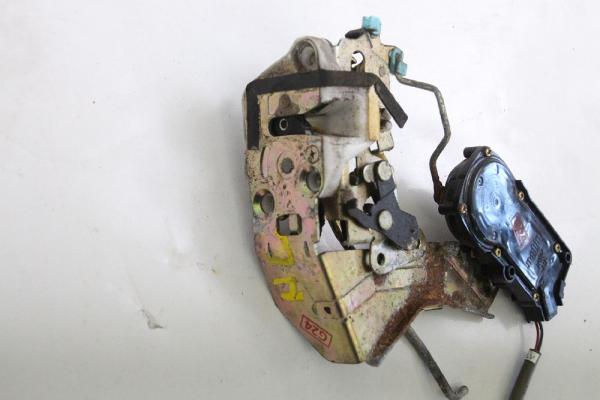 Türschloß hinten links 82302M79G10 Suzuki ALTO 4
