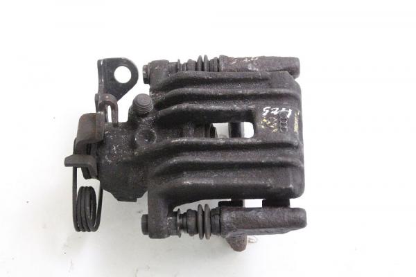 Bremssattelträger hinten rechts 8E0615423 VW PASSAT Variant 3BG
