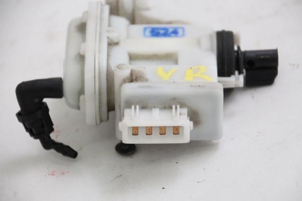 Stellmotor ZV vorn rechts 3A0862153 VW PASSAT Variant 35I