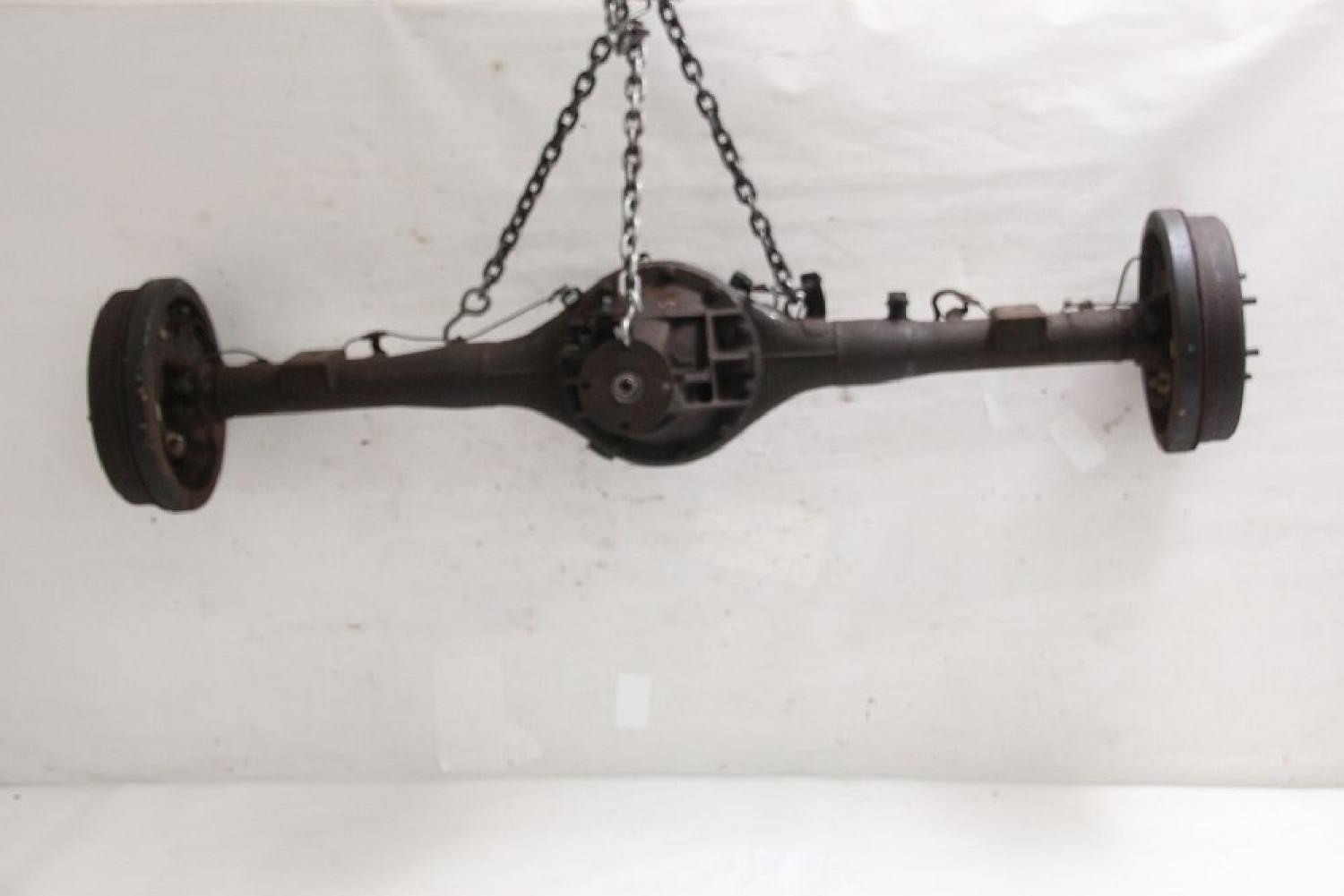 Achse hinten 3711A034 Mitsubishi L 200 4 KB4T
