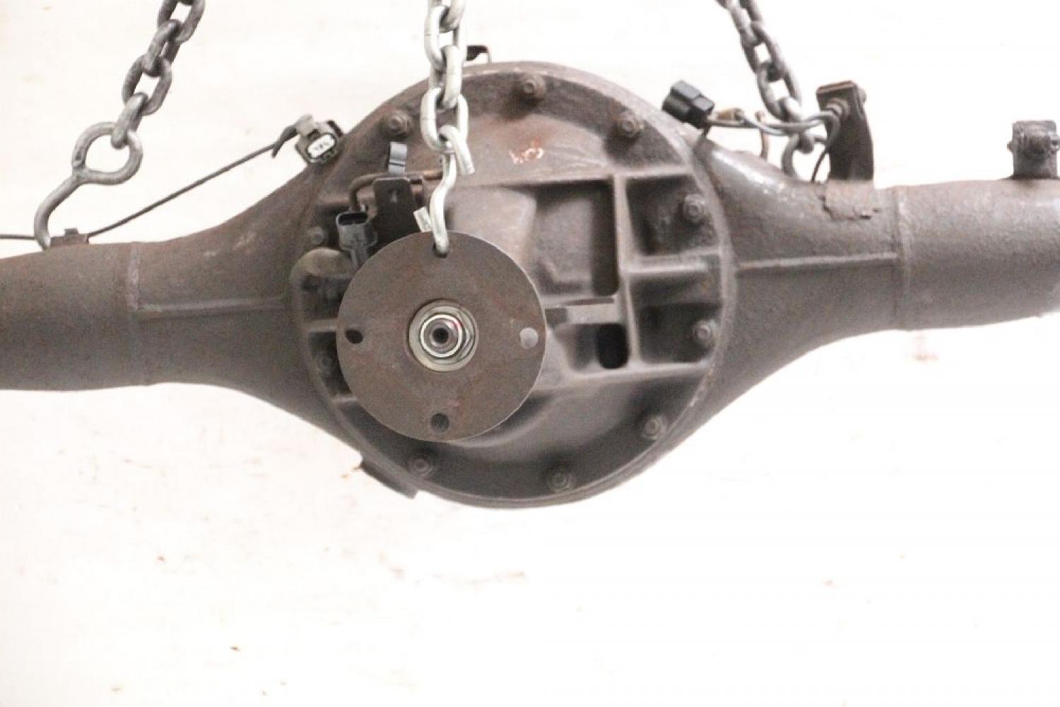 Achse hinten 3711A034 Mitsubishi L 200 4 KB4T