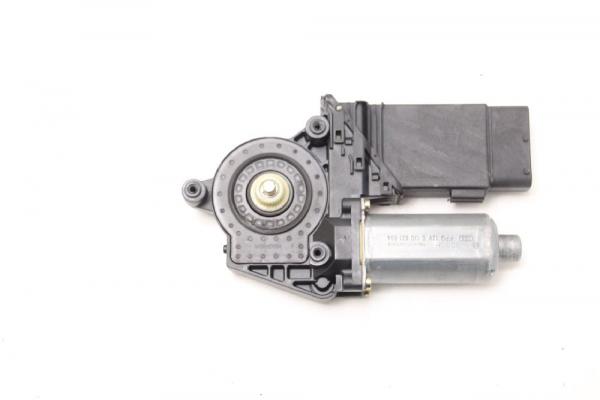 Fensterheber-Motor vorn rechts 0130821694 VW PASSAT 3B