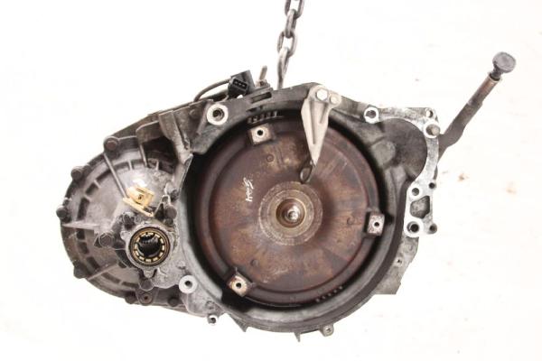 Hinterachse Volvo V70 II 8250391 30666556 2,0 132 KW 180 PS ABS Benzin 02-2002 gebraucht 1