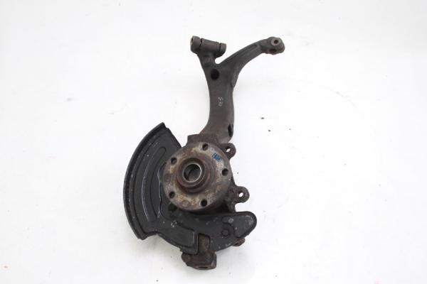 Achsschenkel vorn links 8D0407257AM VW PASSAT 3B