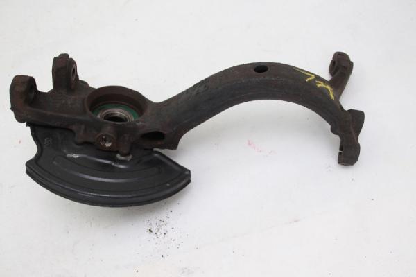 Achsschenkel vorn links 8D0407257AM VW PASSAT 3B